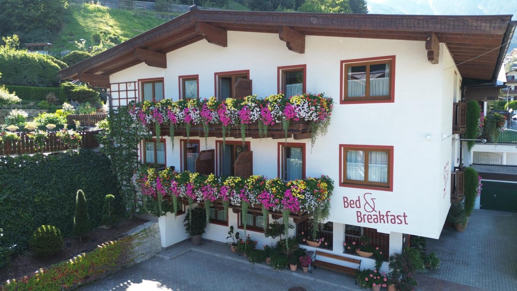 Zimmervermietung Babsy Acomodação com café da manhã Zell am See Exterior foto